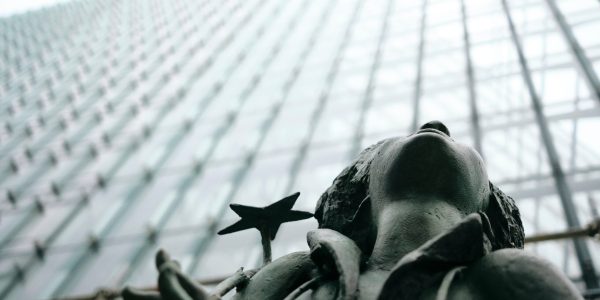 Girls statues outside the EU Charlemagne Building – Brussels Belgium NOV 2019 – Girls statues outside the EU Charlemagne Building - Brussels Belgium NOV 2019